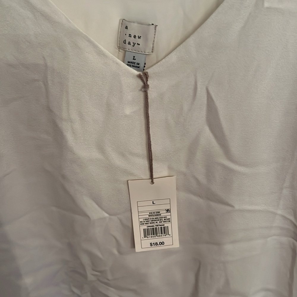 a New Day tank top NWT - Picture 2 of 4
